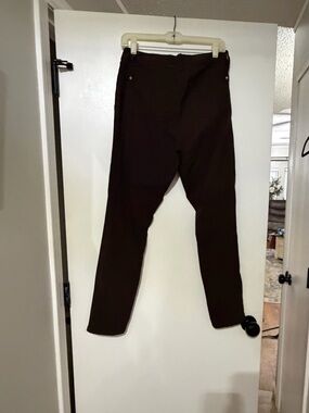 Women’s Straight Fit Pants in Dark Brown